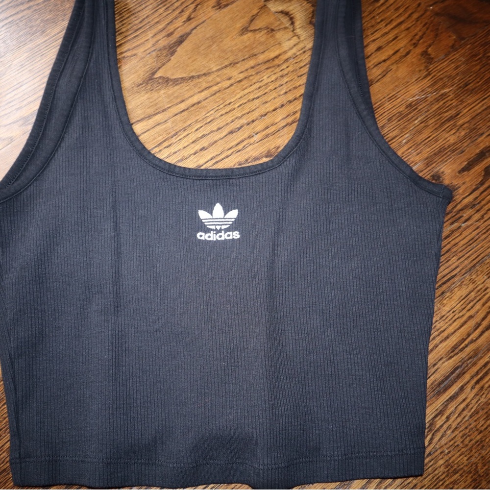 Adidas tank top cropped size medium